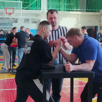 Сотрудники Куйбышевского отдела вневедомственной охраны Росгвардии провели соревнования по армрестлингу