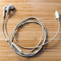 Apple EarPods: почему я выбросил AirPods и вернулся к проводным наушникам
