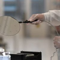 Китай заявил об угрозе нового кризиса в глобальных поставках чипов