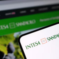 Итальянский регулятор оштрафовал банк Intesa Sanpaolo на 18 млн евро за незаконную обработку данных клиентов