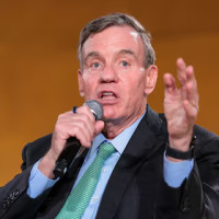 Сенатор требует объяснений: заплатят ли инвесторы TikTok $10 млрд США