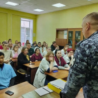 В Новосибирской области сотрудники вневедомственной охраны Росгвардии проводят профориентационные мероприятия для студентов