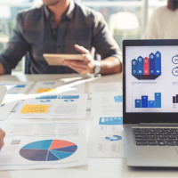 Штатный специалист или агентство по внешнему трафику: что выбрать селлеру