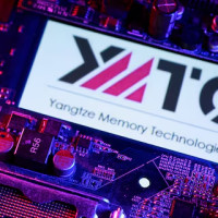 Китайский производитель чипов YMTC расширяет производство на фоне роста напряжённости между США и Китаем