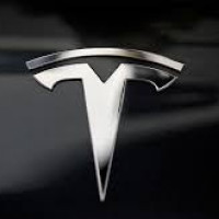 Tesla расширяет использование ИИ в автопилоте