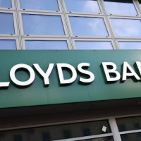 Lloyds тестирует ИИ-инструмент для инвестиционных советов на фоне изучения рисков регулятором