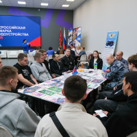 На ярмарке «Работа России» росгвардейцы Марий Эл провели круглый стол со студентами