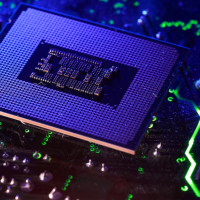 Акции чипмейкеров США обновили рекорды на фоне ИИ-бума и сильного прогноза Intel