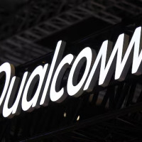Qualcomm резко выросла на фоне сообщения о возможном партнёрстве OpenAI в разработке ИИ-чипов для смартфонов