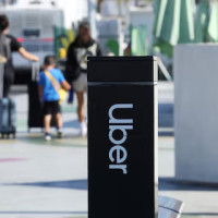 Uber добавит бронирование отелей через Expedia, усиливая стратегию «суперприложения»