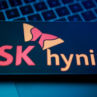 Акции SK Hynix резко выросли на фоне сигналов о росте расходов на ИИ у американских технологических компаний