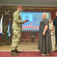В Башкортостане вручили краповый берет матери погибшего бойца спецназа Росгвардии