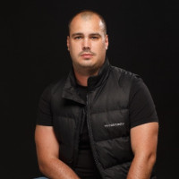 Константин Мельников